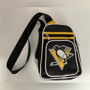 Pittsburgh Penguins Women’s Crossbody Bag, Black/Yellow/White, 8 1/2”x 10”, NHL